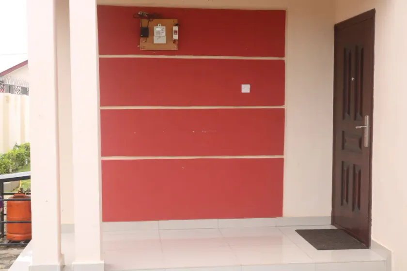 Beautifully furnished new home that is strategically placed. - Image 1