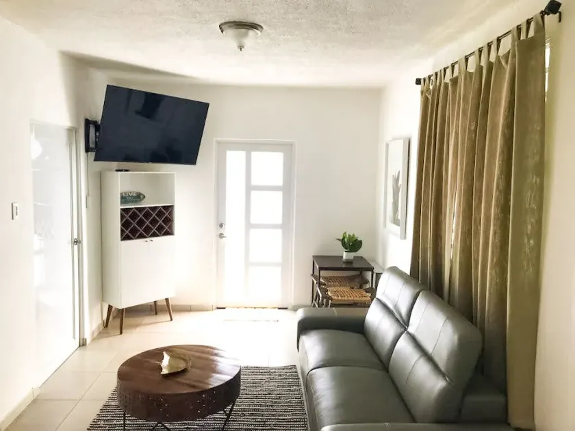 Brand new, convenient location 3BR 1BA w/ BBQ & Parking - Image 1
