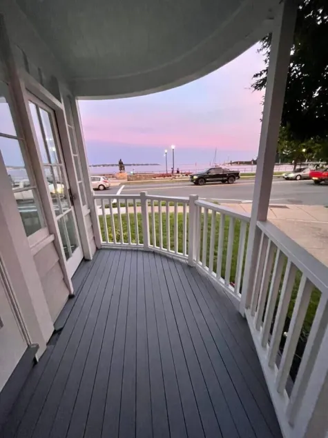Ocean front and 3 beaches across,parks, short walk to historic downtown! - Image 1