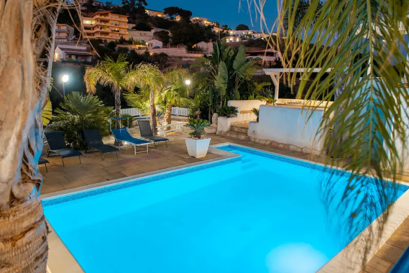 PRIVATE POOL 3 BEDROOMS 3 BATHROOMS 150 MT FROM THE SEA WI FI FREE , CAR RENTAL - Image 1