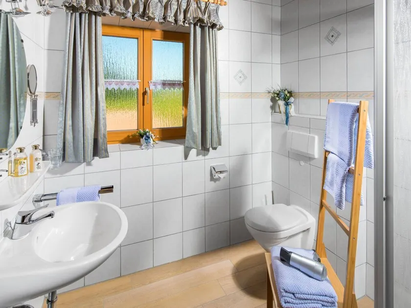 Ferienwohnung Nr. 2 \"Untersberg\" für 2-4 Personen - Image 1