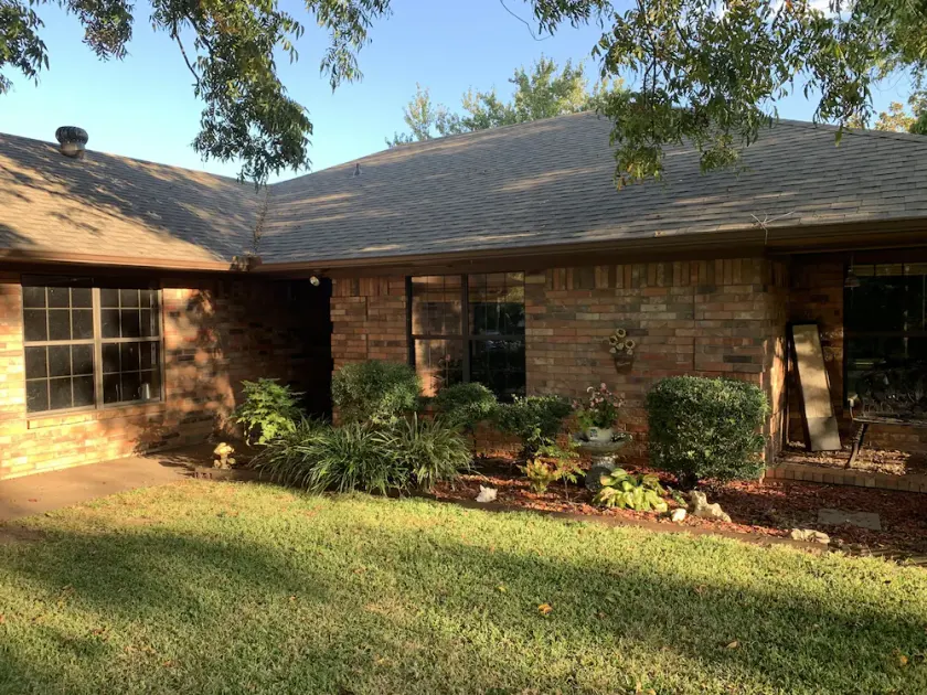 Beautiful, secluded ranch home with 3 bdrm and 2 ba - Image 1