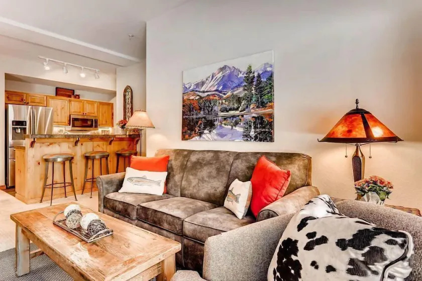 Spacious Private Condo for 6 - Image 1