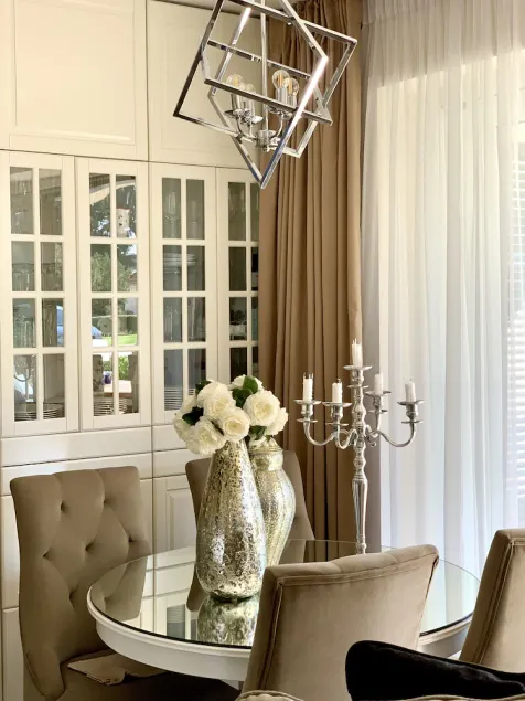 Lakeside condo with beach access - Image 1