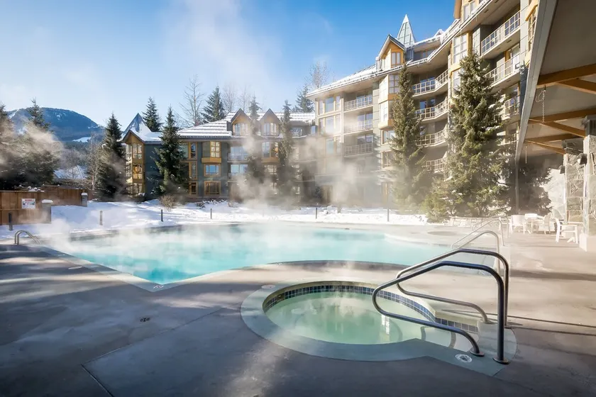 Cascade Lodge Whistler Village with brand new heat & air conditioning pump, front desk check in, ski valet service, bike storage room, boot & glove dryer, 2 hot tubs, year round heated pool, gym, sauna, change rooms & showers, WIFI & cable TV - Image 1