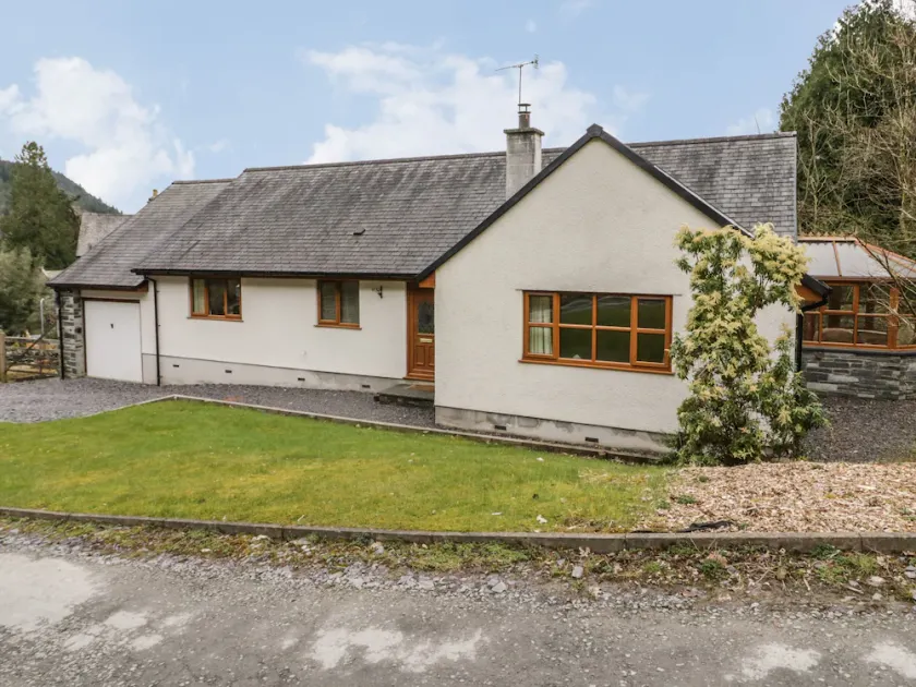 BRYN ELSI, family friendly, character holiday cottage in Betws-Y-Coed - Image 1