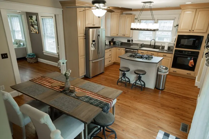Beautiful 1920's Craftsman-Downtown Southern Pines - Image 1
