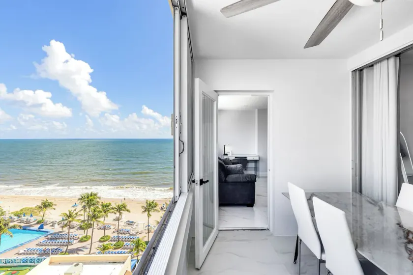 Luxe Waterfront Ft Lauderdale Condo W/beach & Pool - Image 1