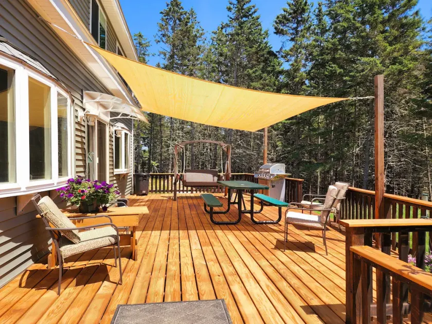 Secluded house just minutes away from Deer Isle/Stonington villages and beaches! - Image 1