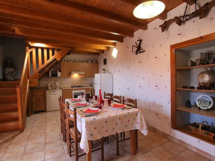 Charming Rural Retreat: 3 BR, En-Suite WCs, Terraces, BBQ, Baby Gear, Near Medieval Villages - Image 1
