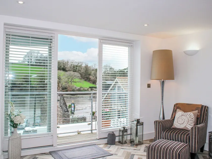 ESTUARY VIEW, pet friendly in Kingsbridge - Image 1