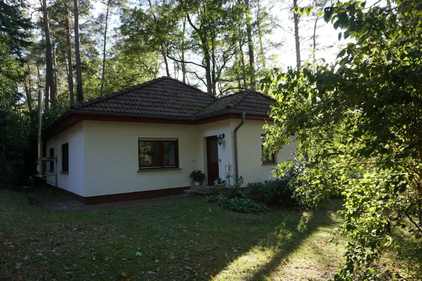 Detached vacation home (4+1 pers.): Fireplace*jetty*terrace*forest*lake access*fenced - Image 1