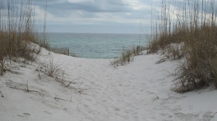 2br, 2 Bth, Gulf-front, 4-6 personnes, mobilier neuf dans le salon et sur le balcon. - Image 1
