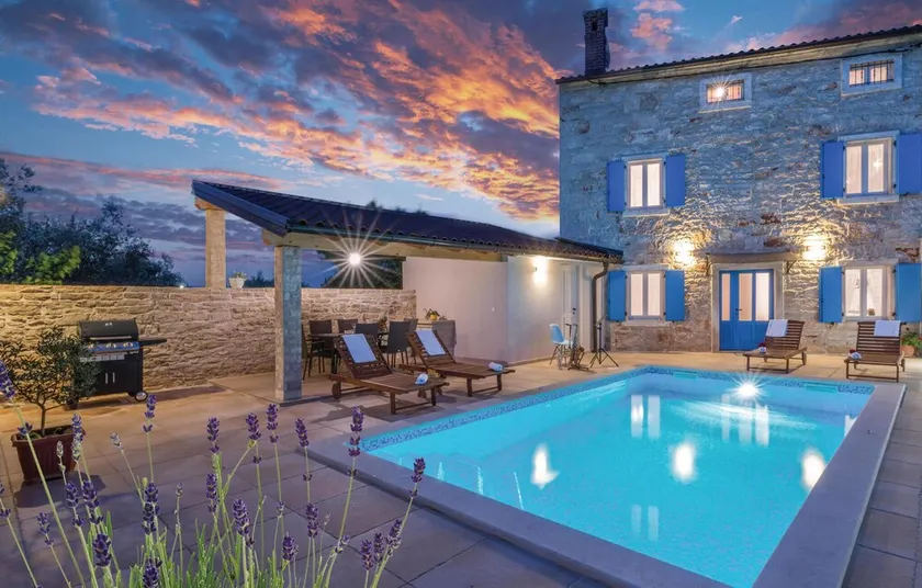 Lovely Home In Peruski - Image 1
