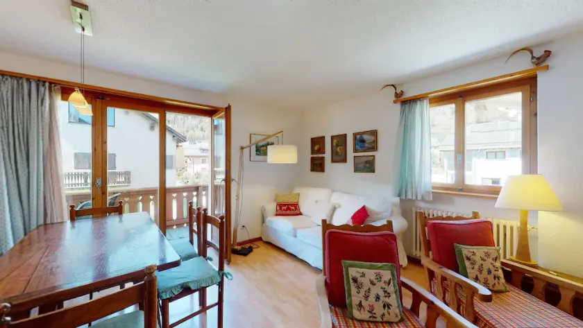 Appartamento di due locali con circa 55 m2 situato al secondo piano. - Image 1