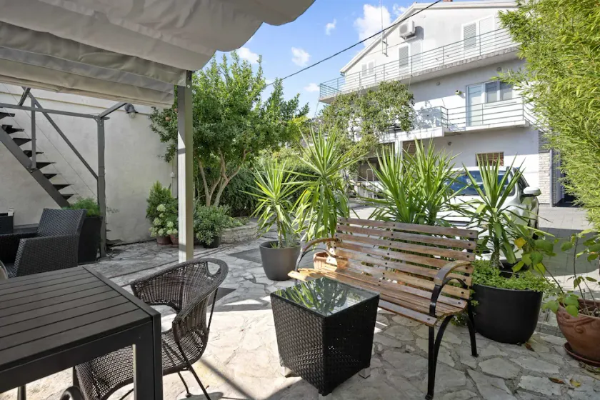 Regina Apartments - Image 1