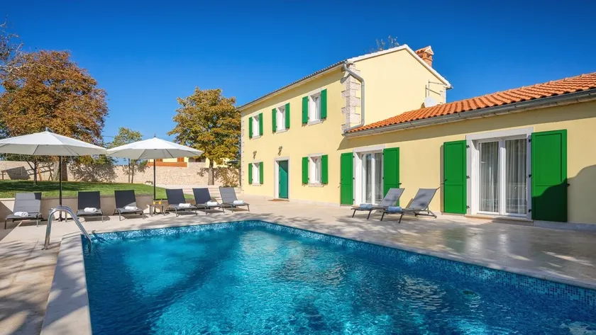 Family villa Corticum Otium with pool in Tinjan - Image 1