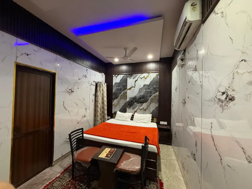 Dream Lounge - Image 1