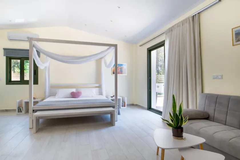 Arktos Sunset Villa - Image 1