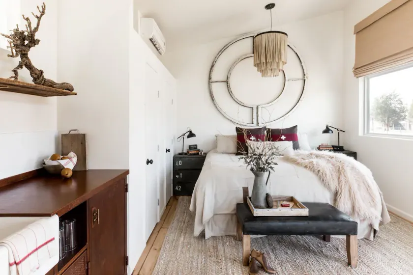 Seen in 250 Articles ★ Close to Town ★ Lux Bed & Linens ★ Private ★ The Pierce - Image 1