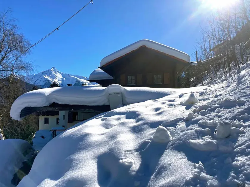 Alpine hut with a terrace and views - Image 1