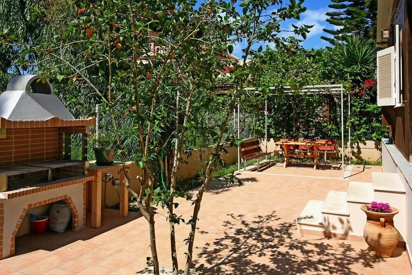 Tranquil 3-bed seaside cottage - Image 1