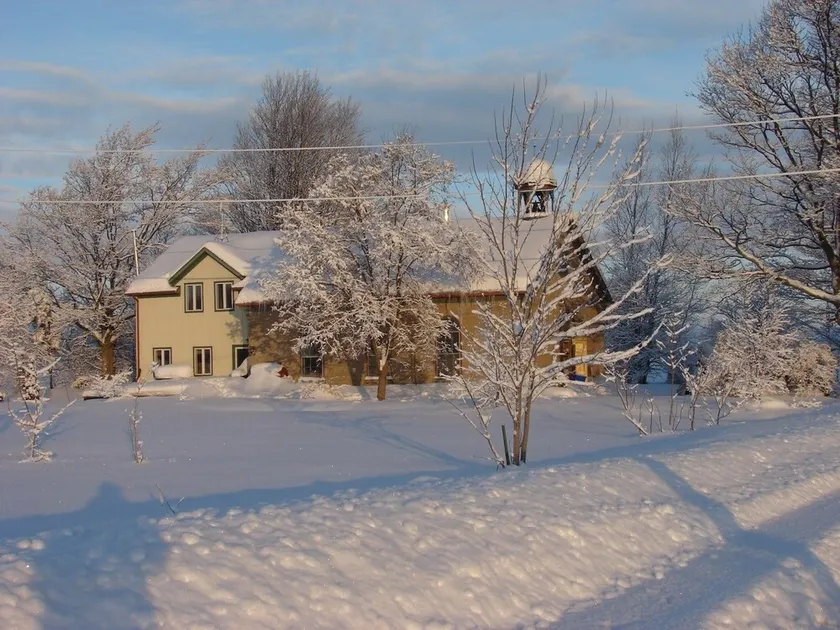 1870's stone schoolhouse close to skiing and hiking (10 minutes from Thornbury) - Image 1