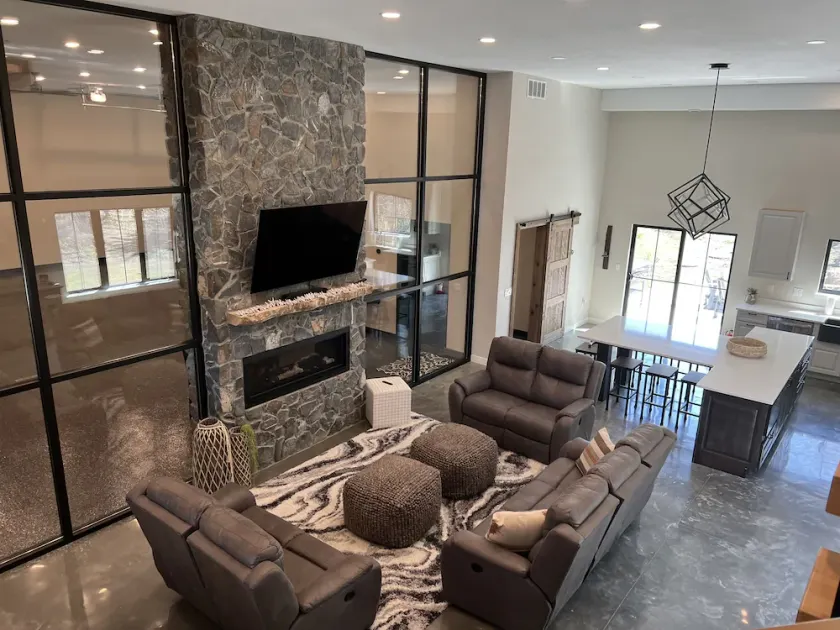 Secluded, Cozy Shouse near the Lake! - Image 1