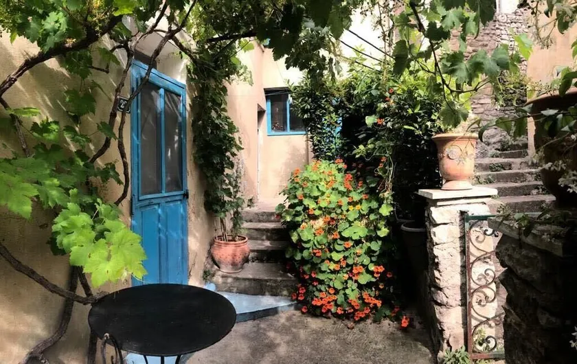Charming Village House in Fontaine-de-Vaucluse - Image 1