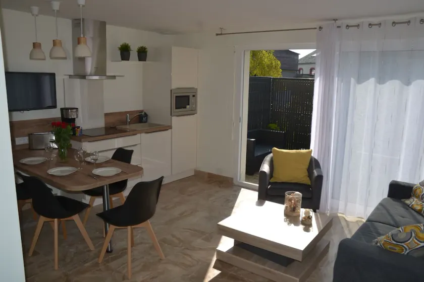 Agréable appartement avec terrasse plein centre - Image 1