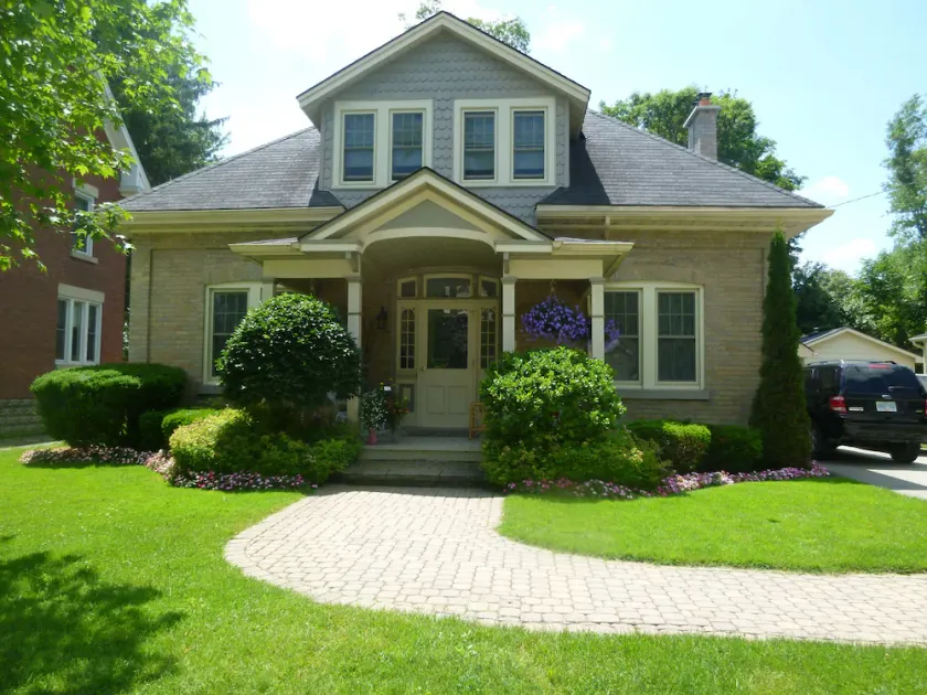 Cottage on Caledonia Bed & Breakfast - Image 1
