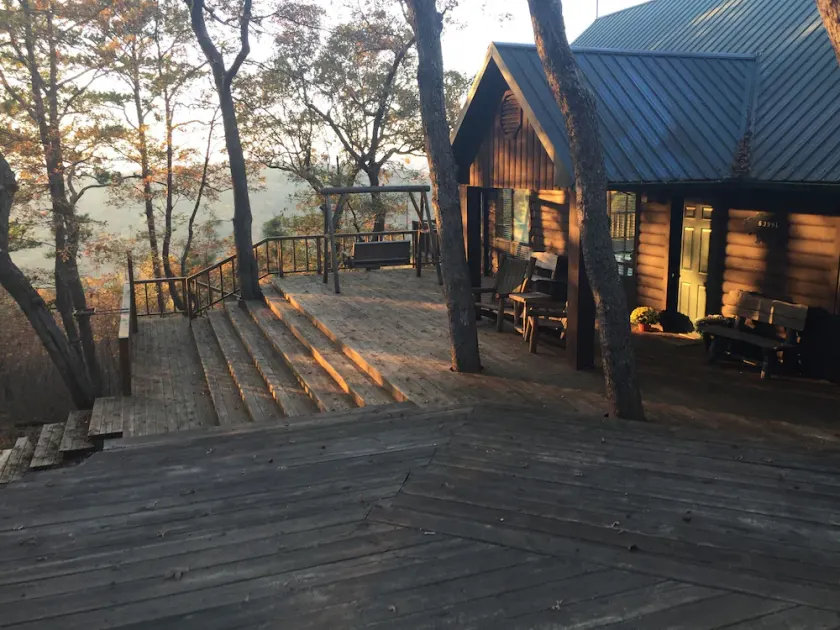 Beautiful and roomy two bed, two bath cabin nestled in the Kiamichi Mountains - Image 1