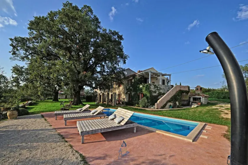 Neu renovierte 6-Schlafzimmer-Villa mit Pool und Sauna in der Nähe toller Strände - Image 1