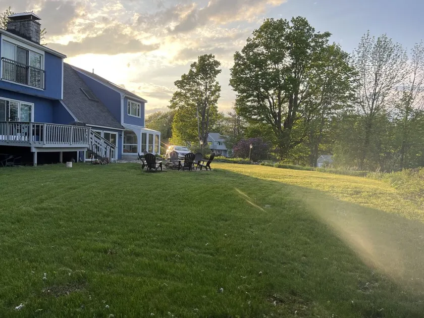 Glass House Getaway- 3 Minutes to Gunstock & Pet Friendly! - Image 1