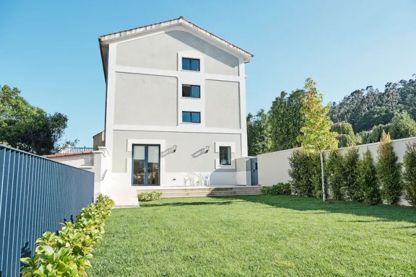 Elegant Family House p/10 (Garden/Parking/Wifi) - Image 1
