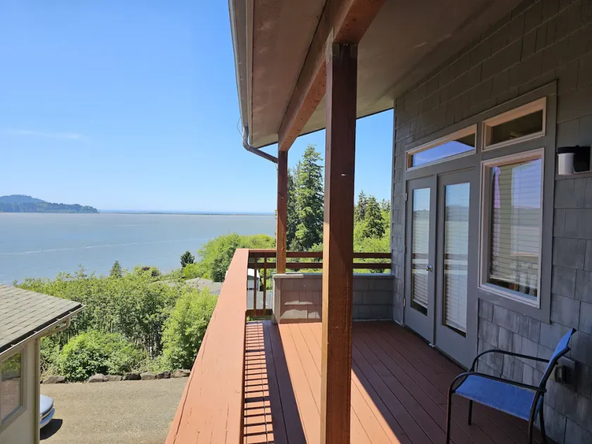 Luxurious Home W/ Bay & Ocean Views - 2 of 3 Bdrms Masters! - Image 1