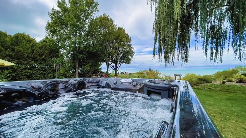 Bedrock Beach House - lakefront hot tub! - Image 1