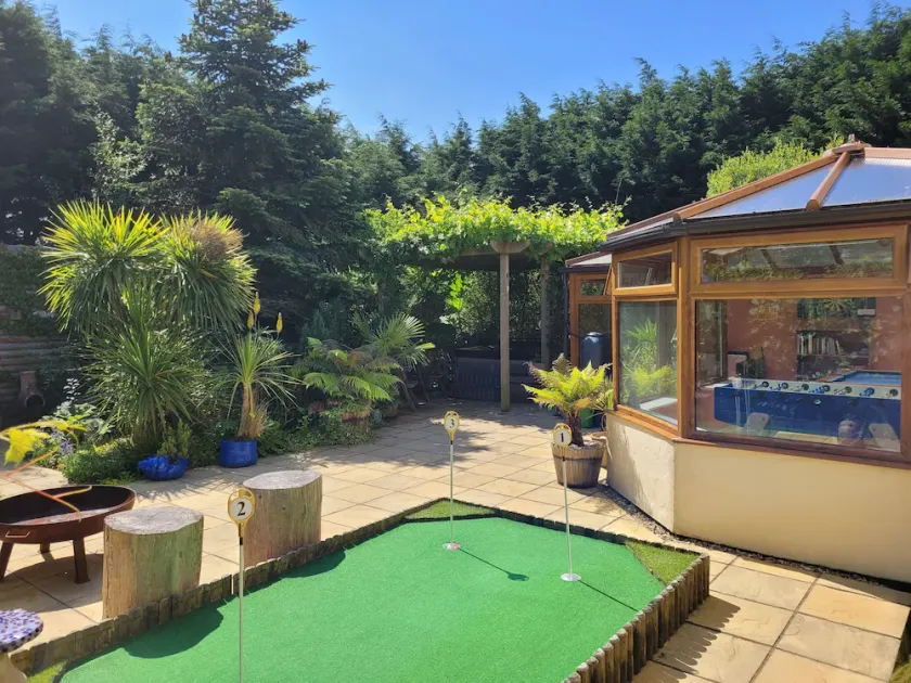 Beautiful spacious home with 7 beds and hot tub! The perfect Cornish getaway :-) - Image 1