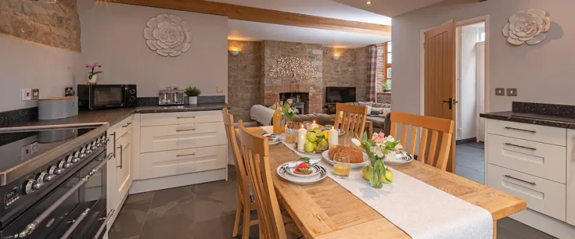 Luxury country cottage with hot tub, 5 star - Image 1