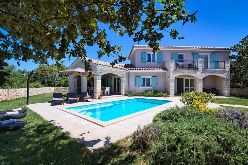 Pragtfuld villa i naturen med pool. - Image 1