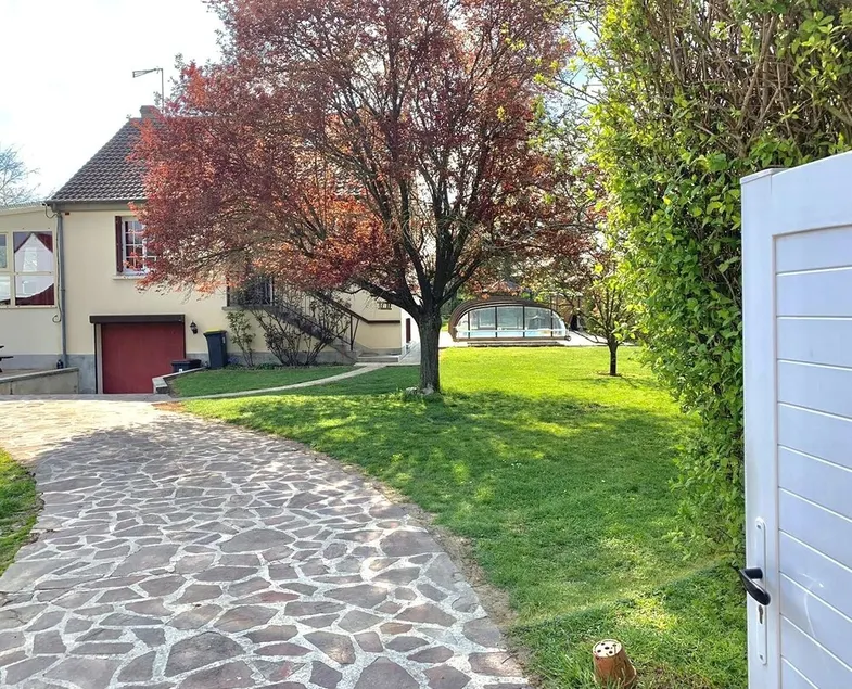 Villa 1 hour from Paris with heated pool and indoor Jacuzzi - Image 1