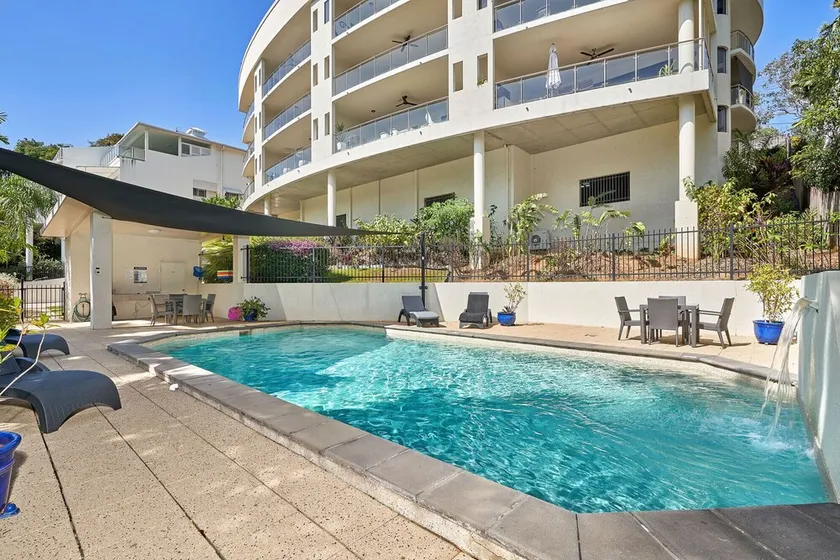 3 Bedroom Apartment in Trinity Beach - Image 1