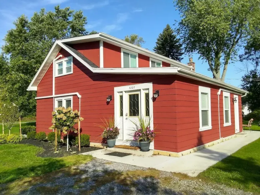  “The Red House”  Family friendly vacation home close to beach and lake access. - Image 1