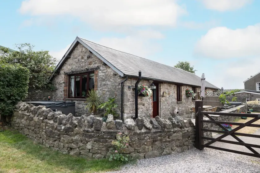 Ivy Cottage - sleeps 5 guests  in 2 bedrooms - Image 1