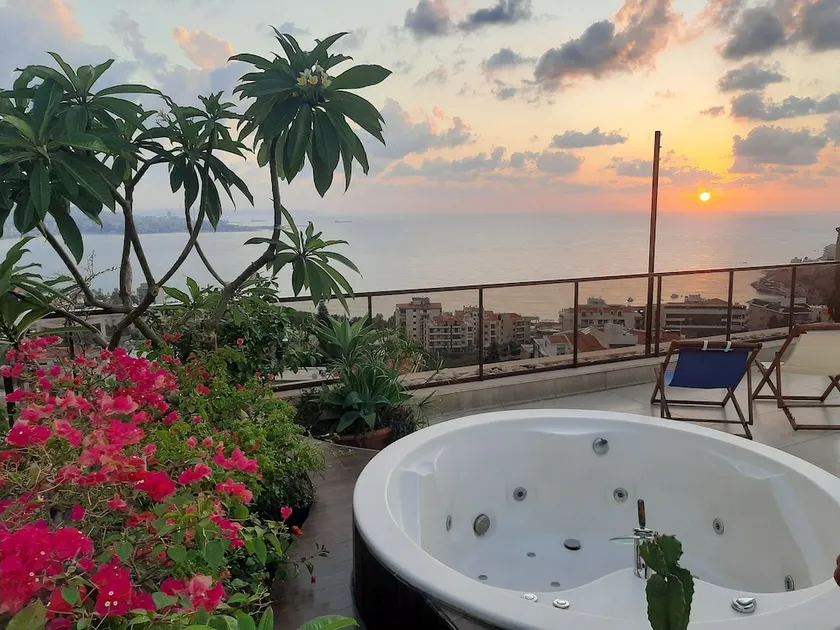 Silvia's romantic loft, 24h electricity, private jacuzzi - Image 1