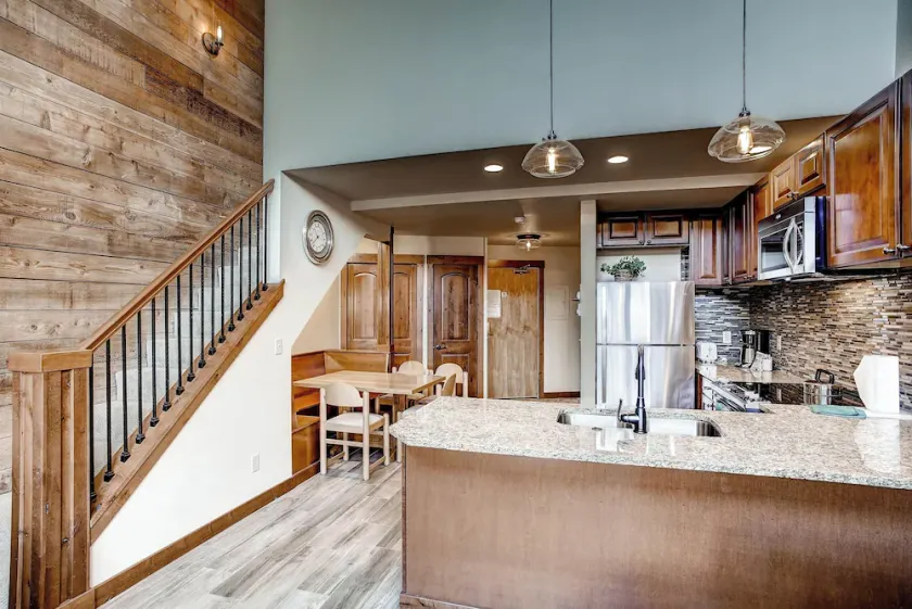 Le meilleur condo 1Br dans Lakeside Village! Enfants Ski gratuit - Image 1