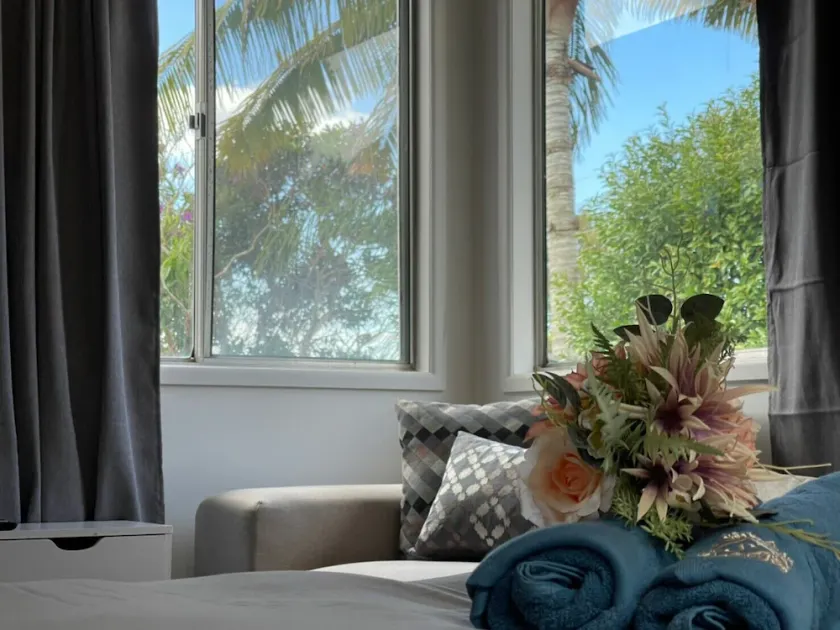 Modern than 3 bedroom house  with office space in the center of Kallangur - Image 1