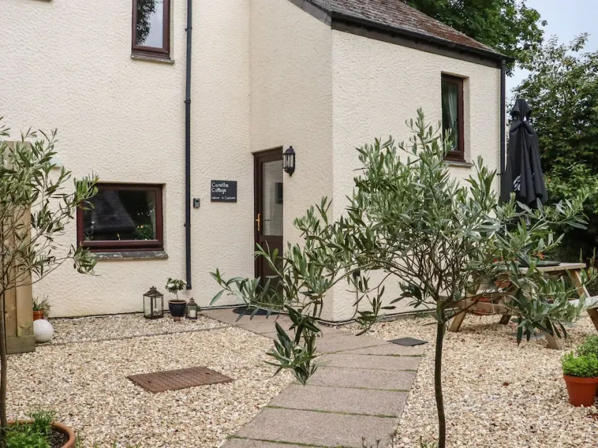 Camellia Cottage - Image 1
