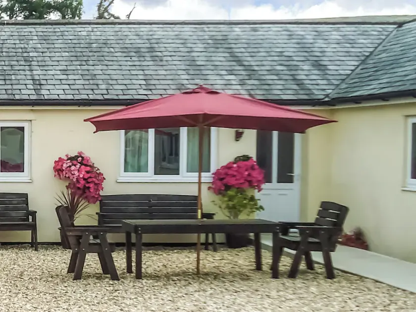 2 bedroom accommodation in Winterbourne Steepleton, near Dorchester - Image 1