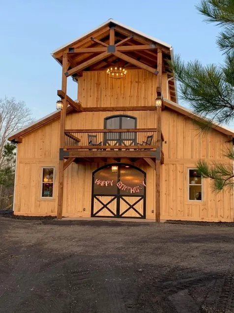 The Barn At Four Oaks (15 mins from Lakepoint) - Image 1